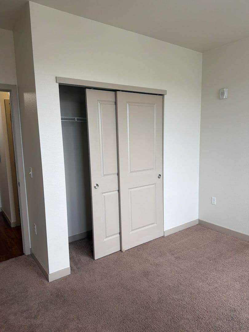 Aurora Apartment: 1305 N. Peoria St