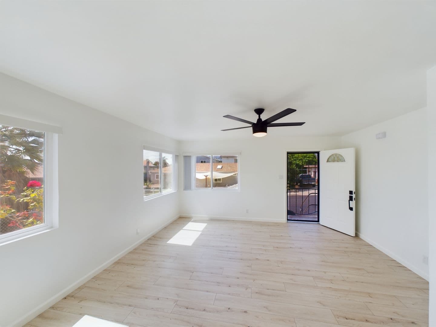 San Diego Apartment: 6715-6717 N Elman St