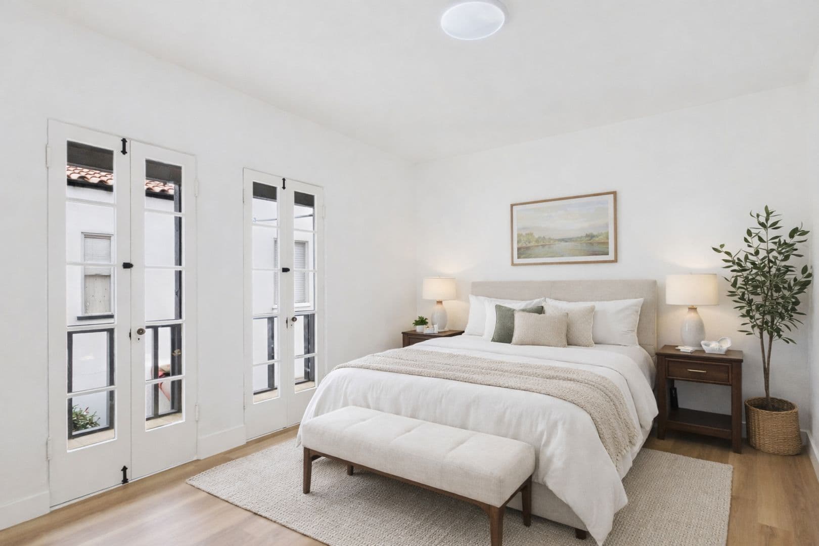 Long Beach Apartment: 1533 East 3rd Street