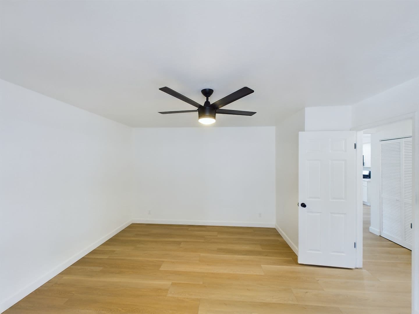 Escondido Apartment: 419 W 4th Ave