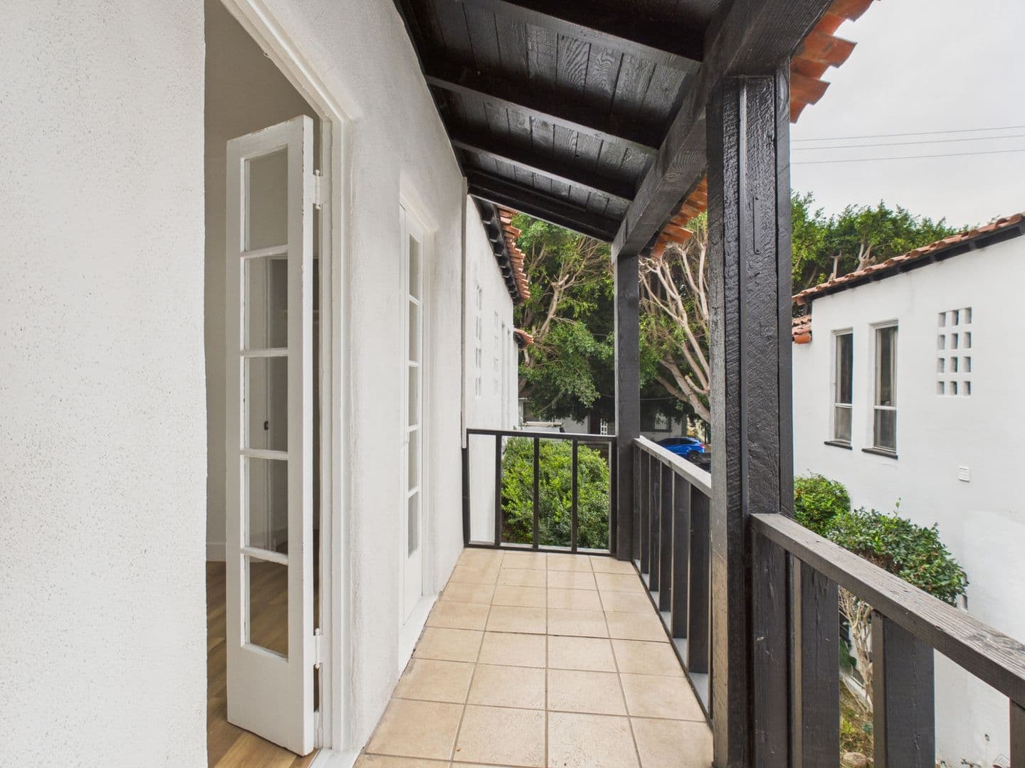 Long Beach Apartment: 1533 East 3rd Street
