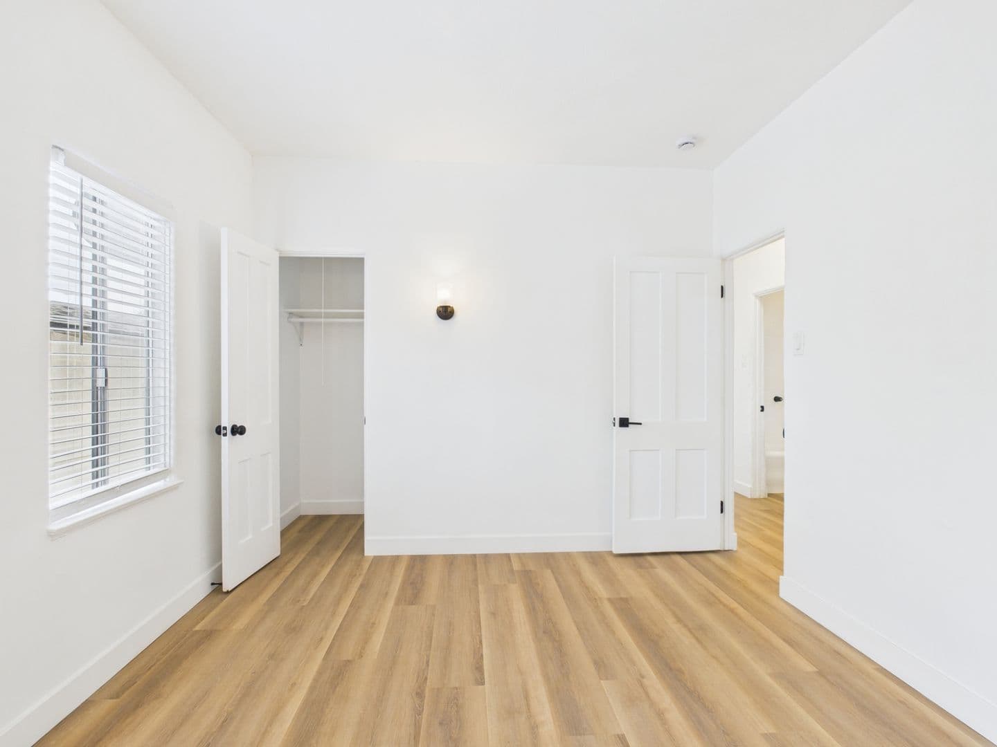 Long Beach Apartment: 1533 East 3rd Street