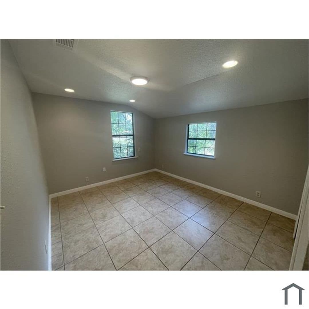 Georgetown House: 608 E 19th St