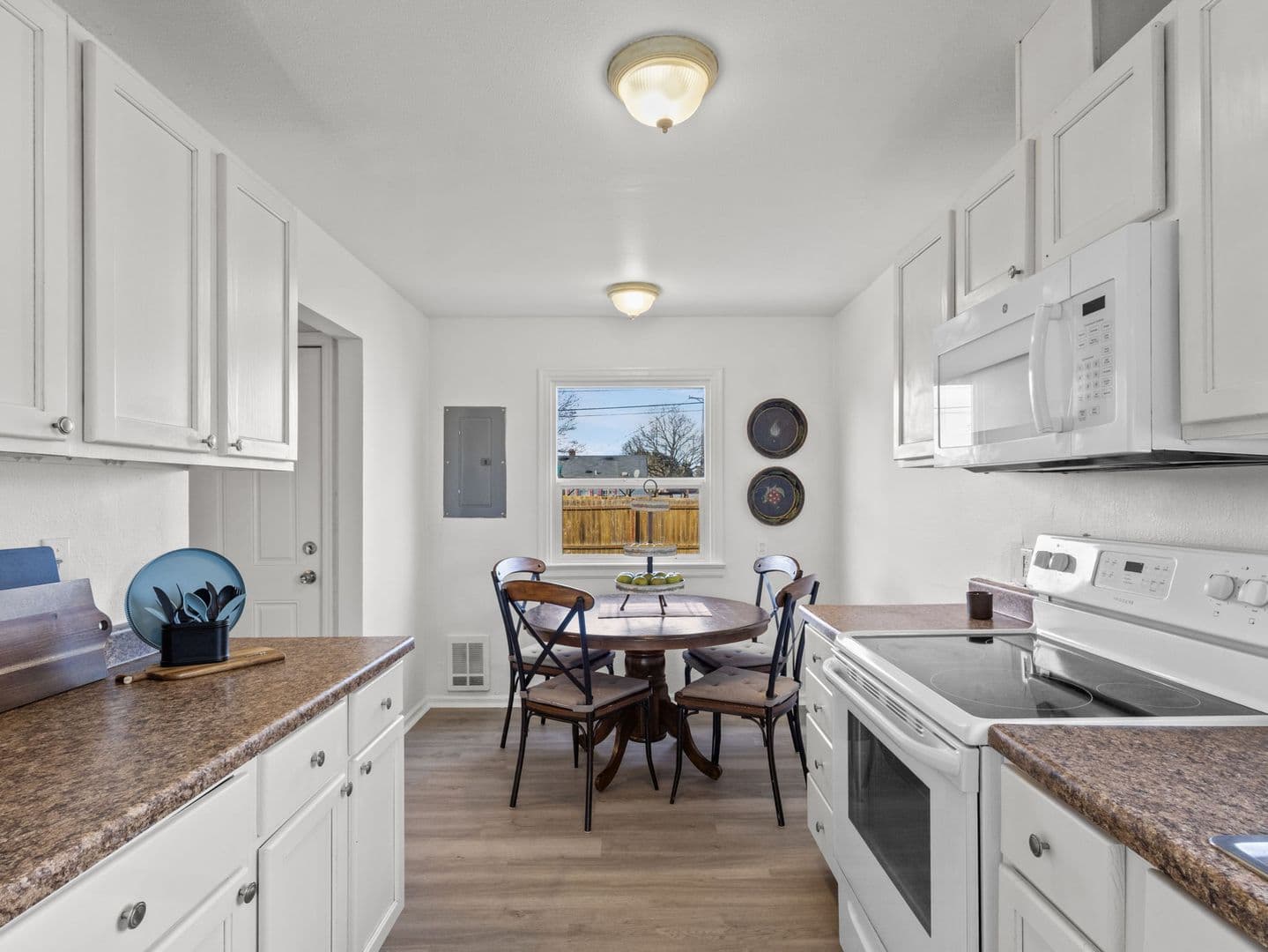 Tacoma House: 6802 S Oakes St