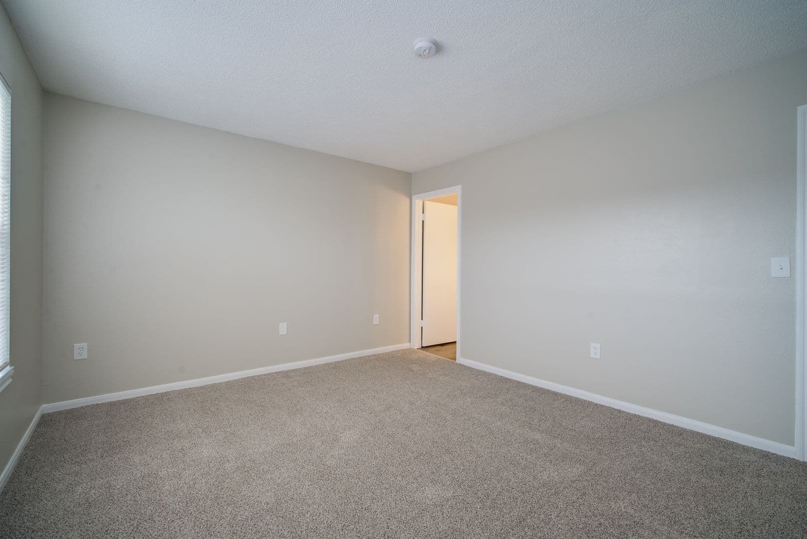 Hamilton Apartment: 5215 Westwind Ave.