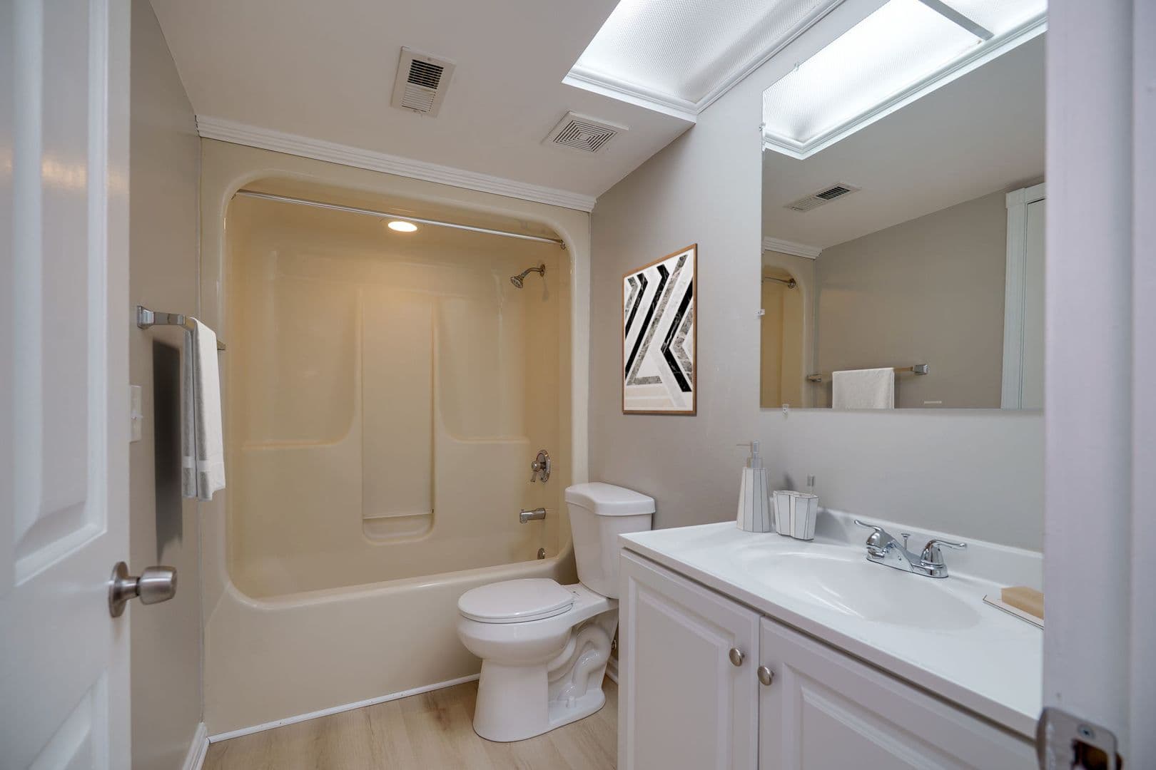 Crescent Springs Apartment: 2333 Anderson Road