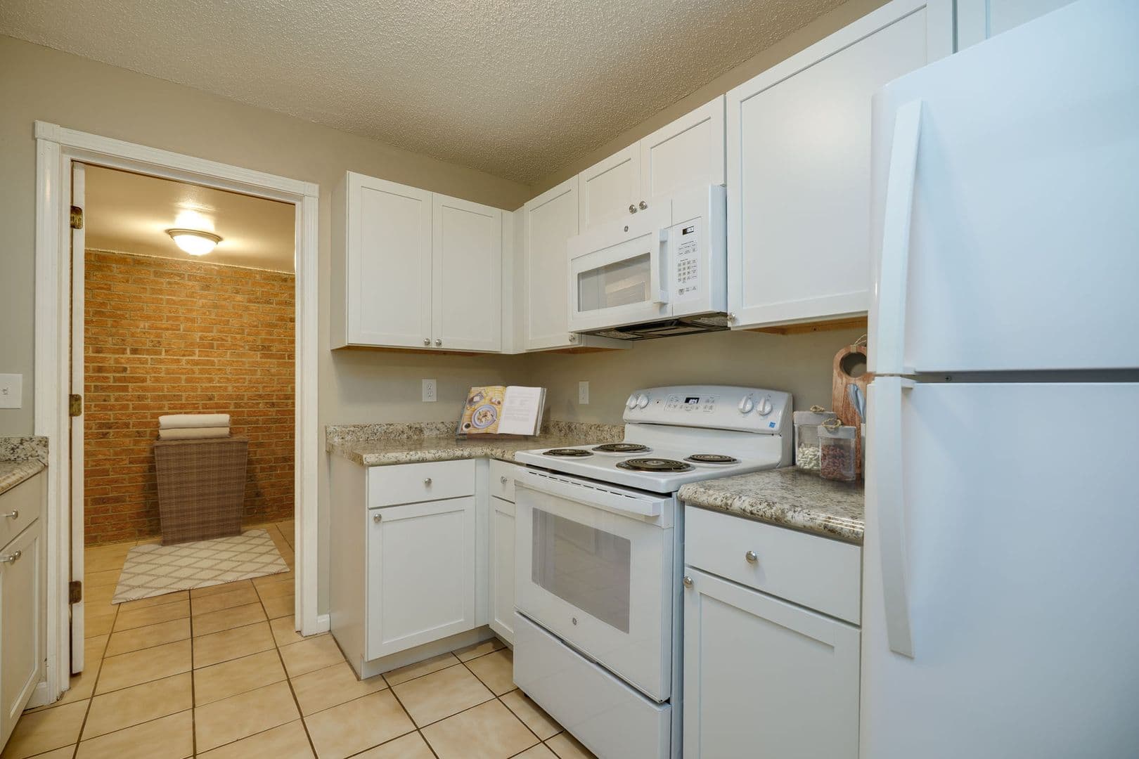 Crescent Springs Apartment: 2333 Anderson Road