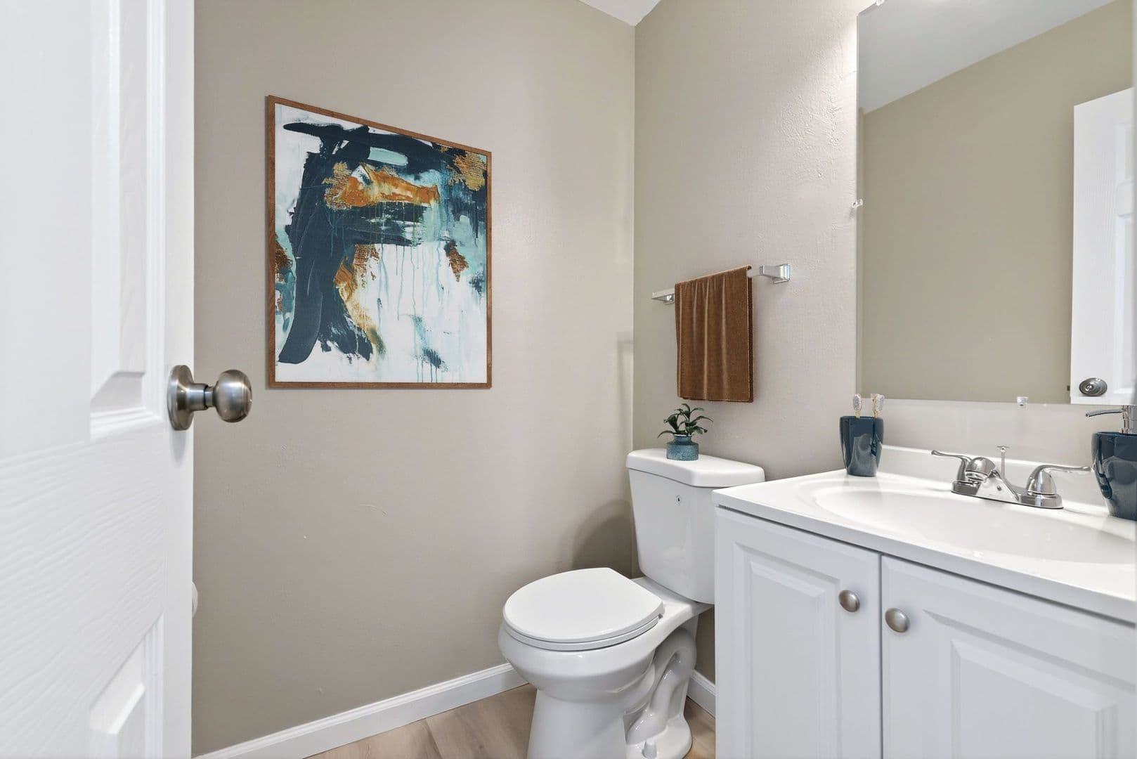 Monroe Apartment: 300 Courtland Dr.