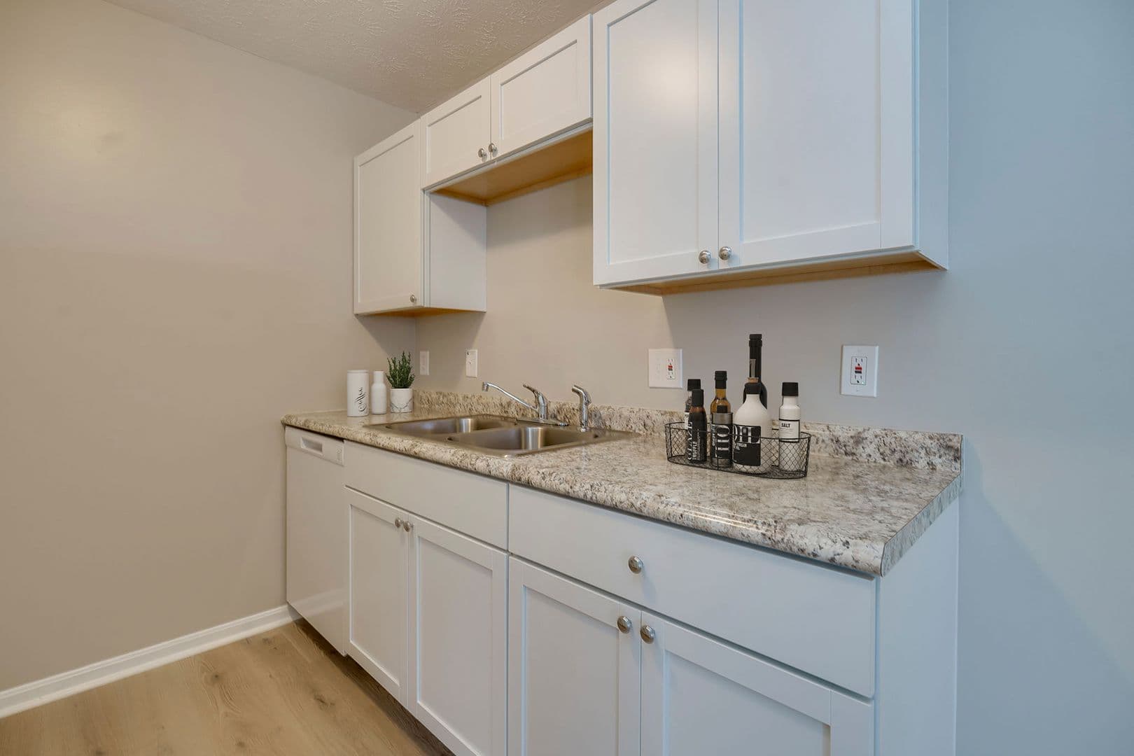 Cincinnati Apartment: 3231 Sovereign Drive