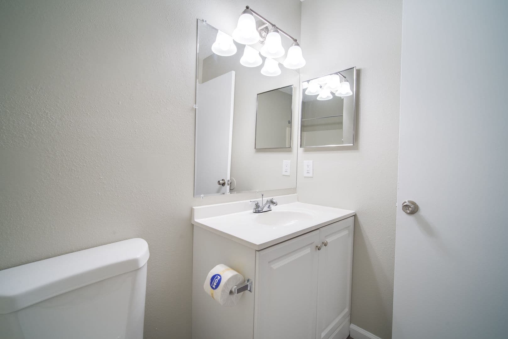 Hamilton Apartment: 5215 Westwind Ave.