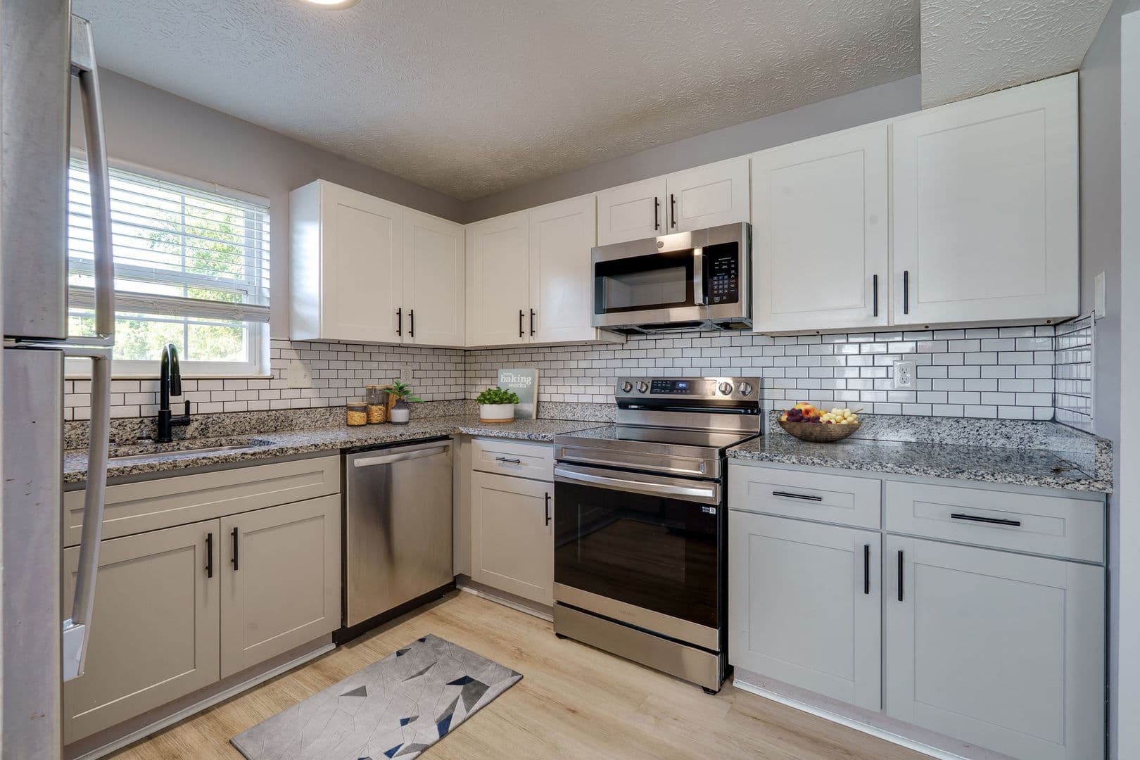 Fairfield Apartment: 200 Knollridge Ct.