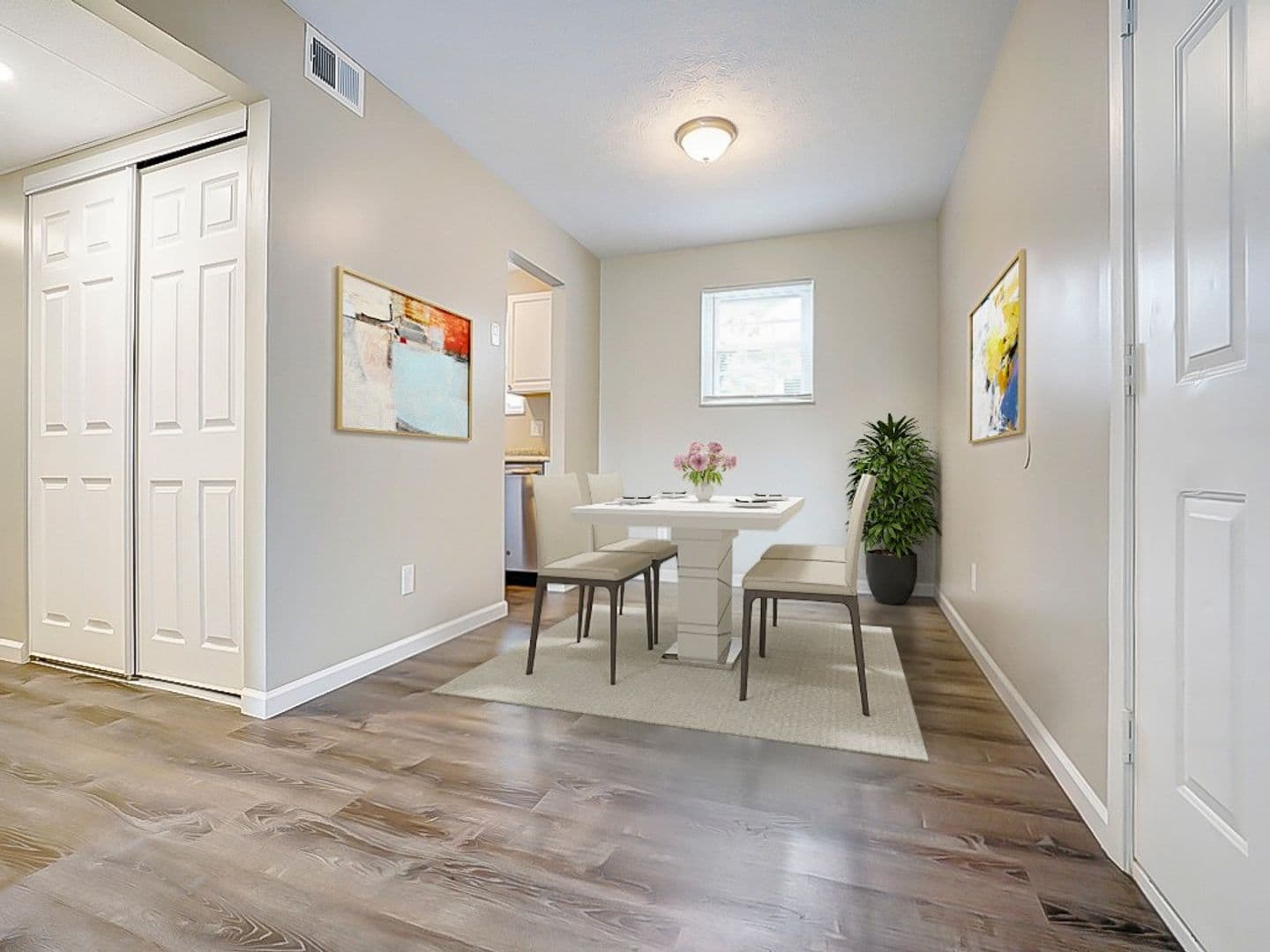 Cincinnati Apartment: 6218 Cheviot Road