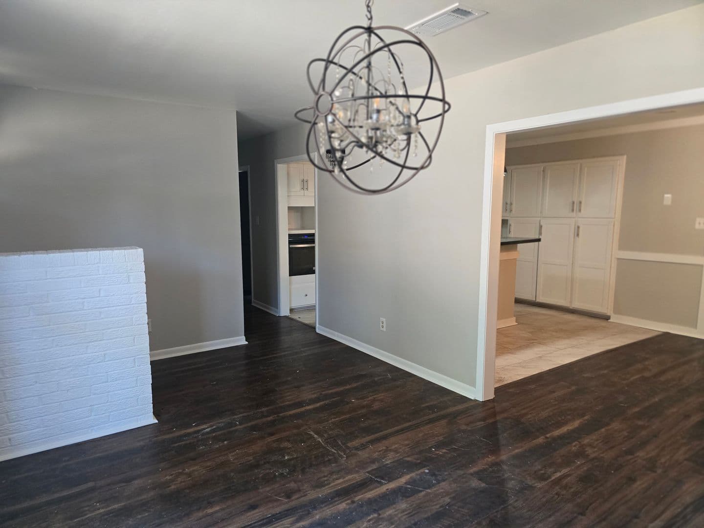 Shreveport House: 9010 Avalon Drive