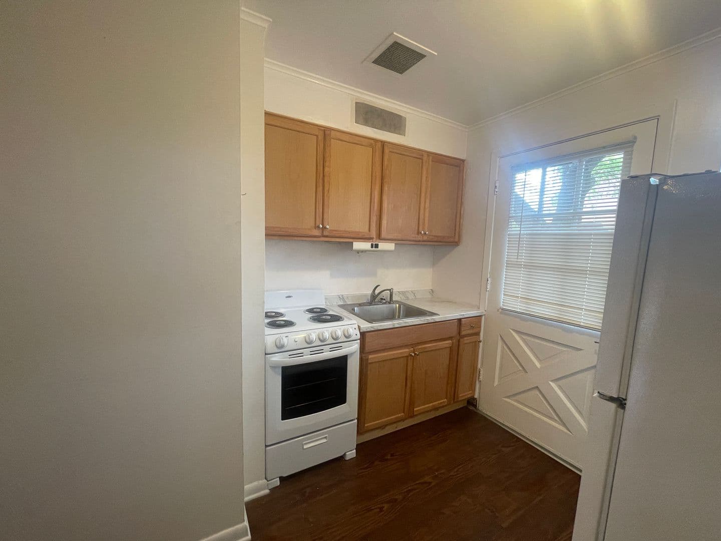 Shreveport Apartment: 3875 Line Avenue