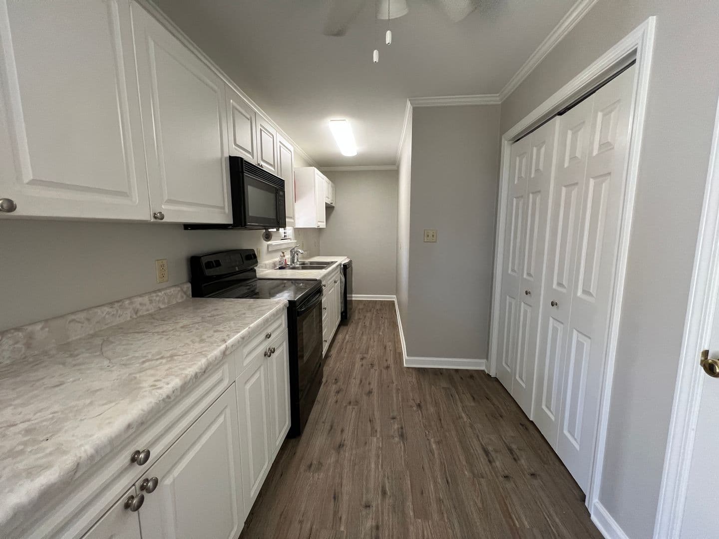 Shreveport Apartment: 924 Francais Drive
