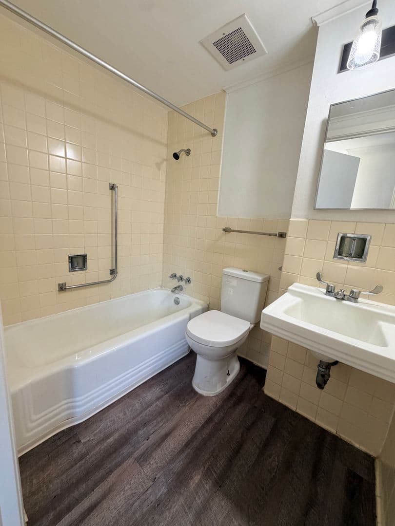 Shreveport Apartment: 3875 Line Avenue
