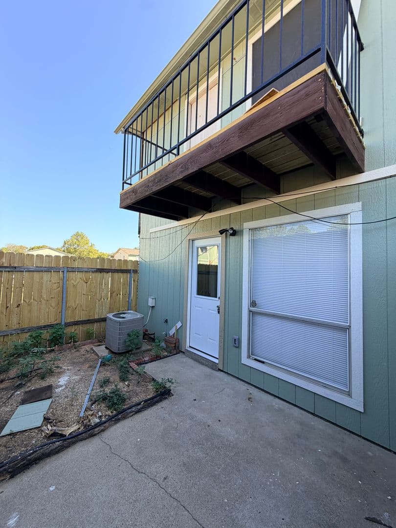 Bossier City House: 5705 East Texas Street