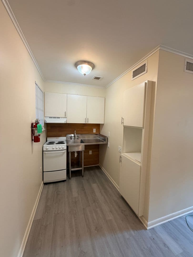 Shreveport Apartment: 3875 Line Avenue