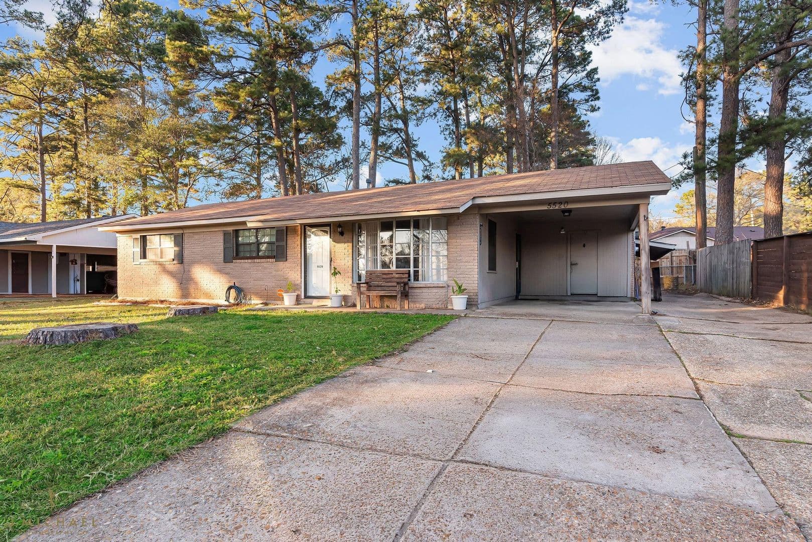 Shreveport House: 5520 Knollcrest Drive