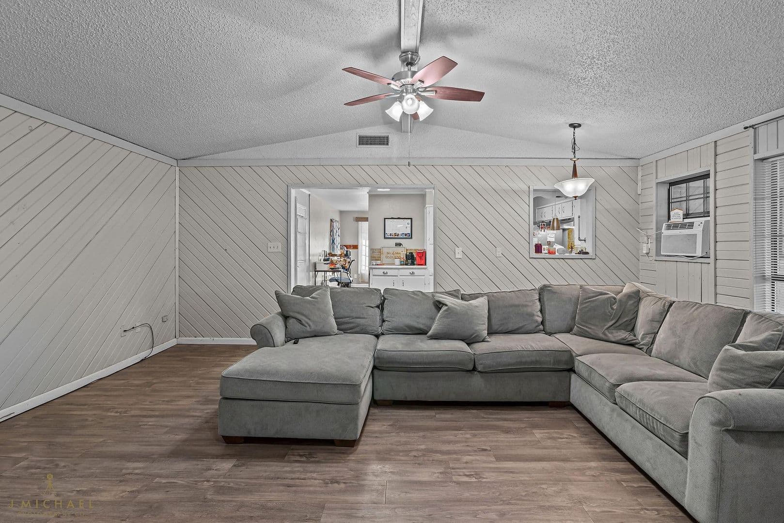 Shreveport House: 5520 Knollcrest Drive