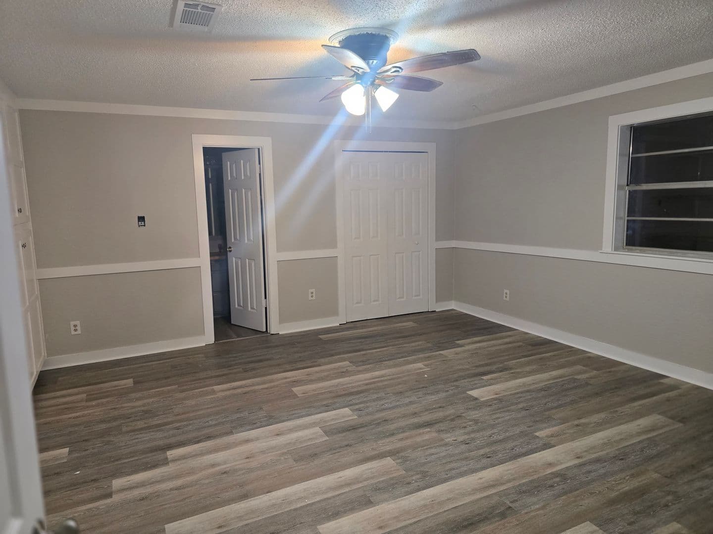 Shreveport House: 9010 Avalon Drive