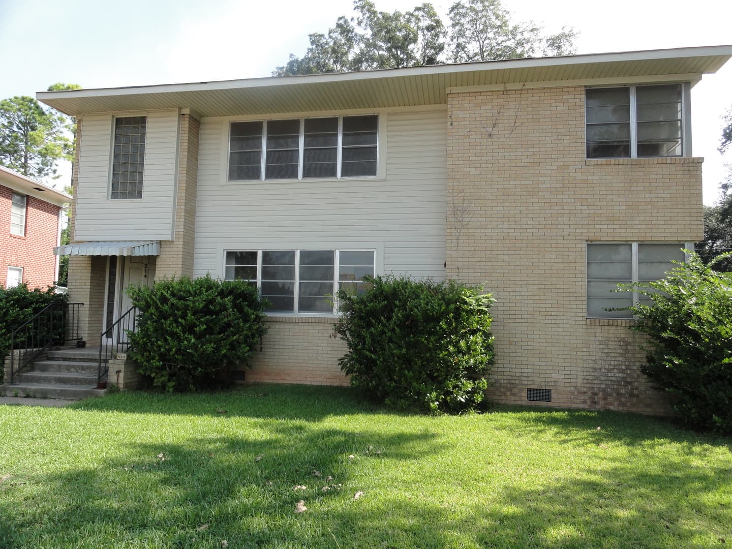 Shreveport Apartment: 212 Ashley Drive