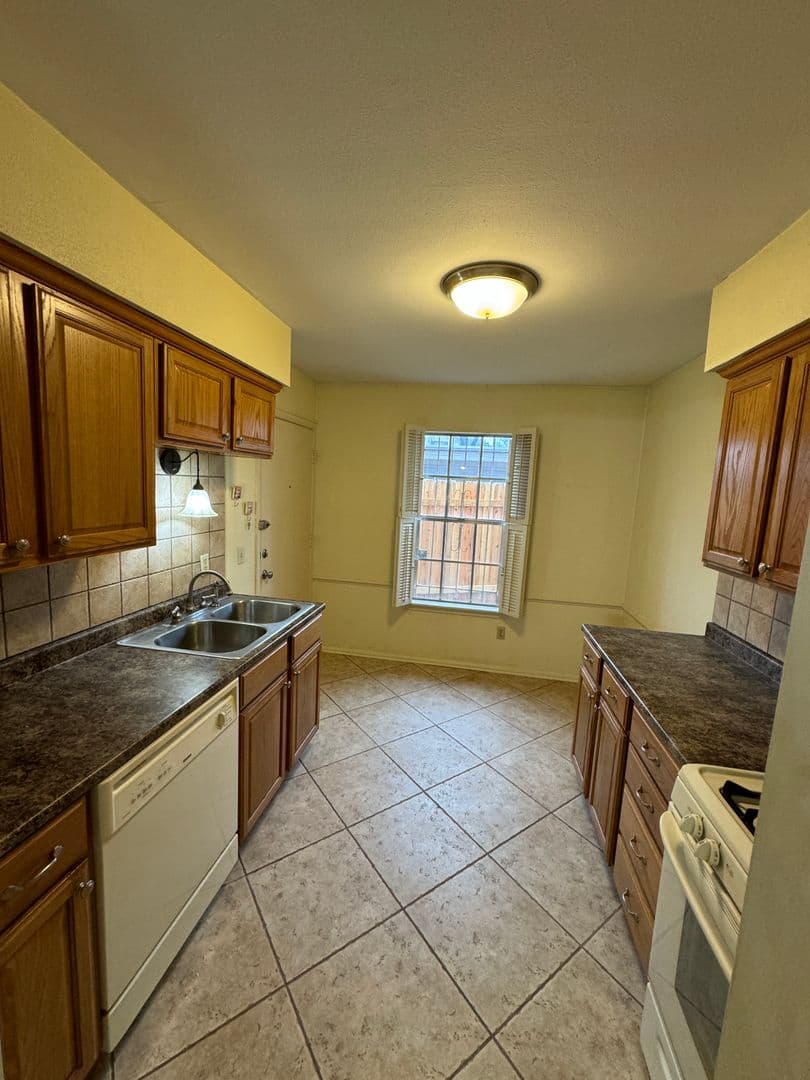 Shreveport House: 3730 Fairfield Avenue