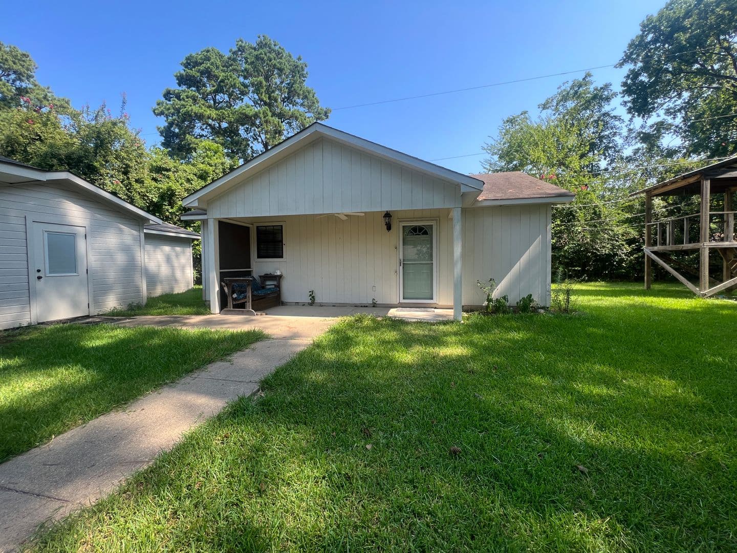 Shreveport Apartment: 924 Francais Drive