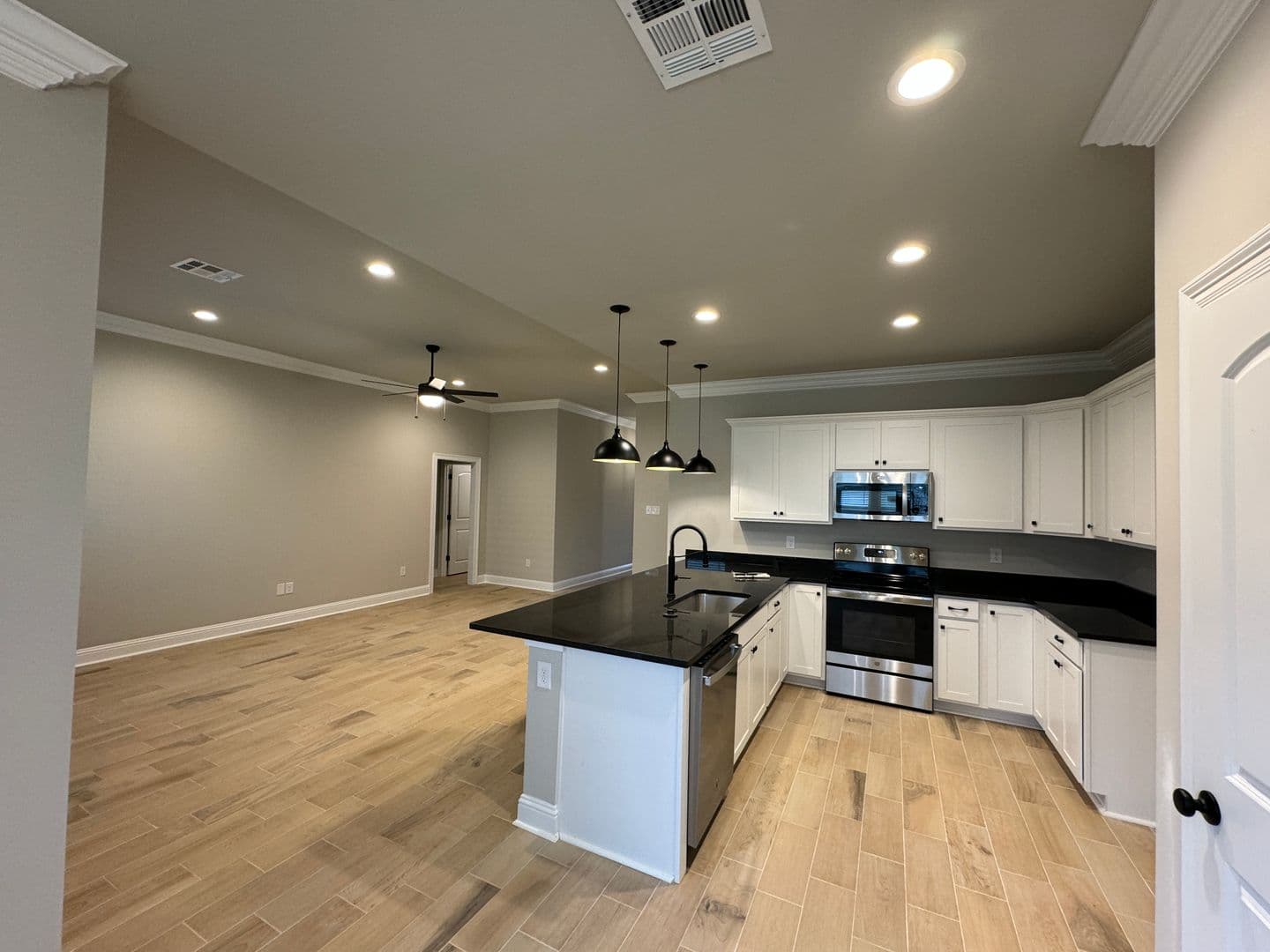 Haughton House: 607 Cabernet Court