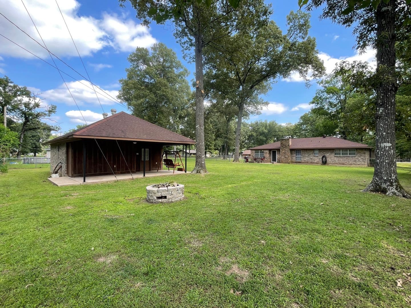 Haughton House: 9103 Dogwood Trail