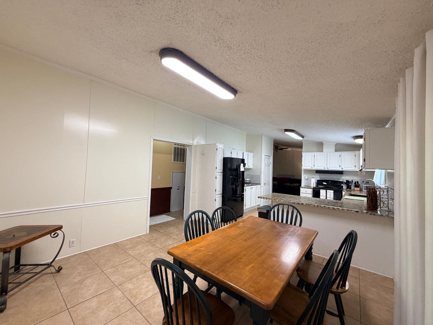 Shreveport House: 7810 West Lakeshore
