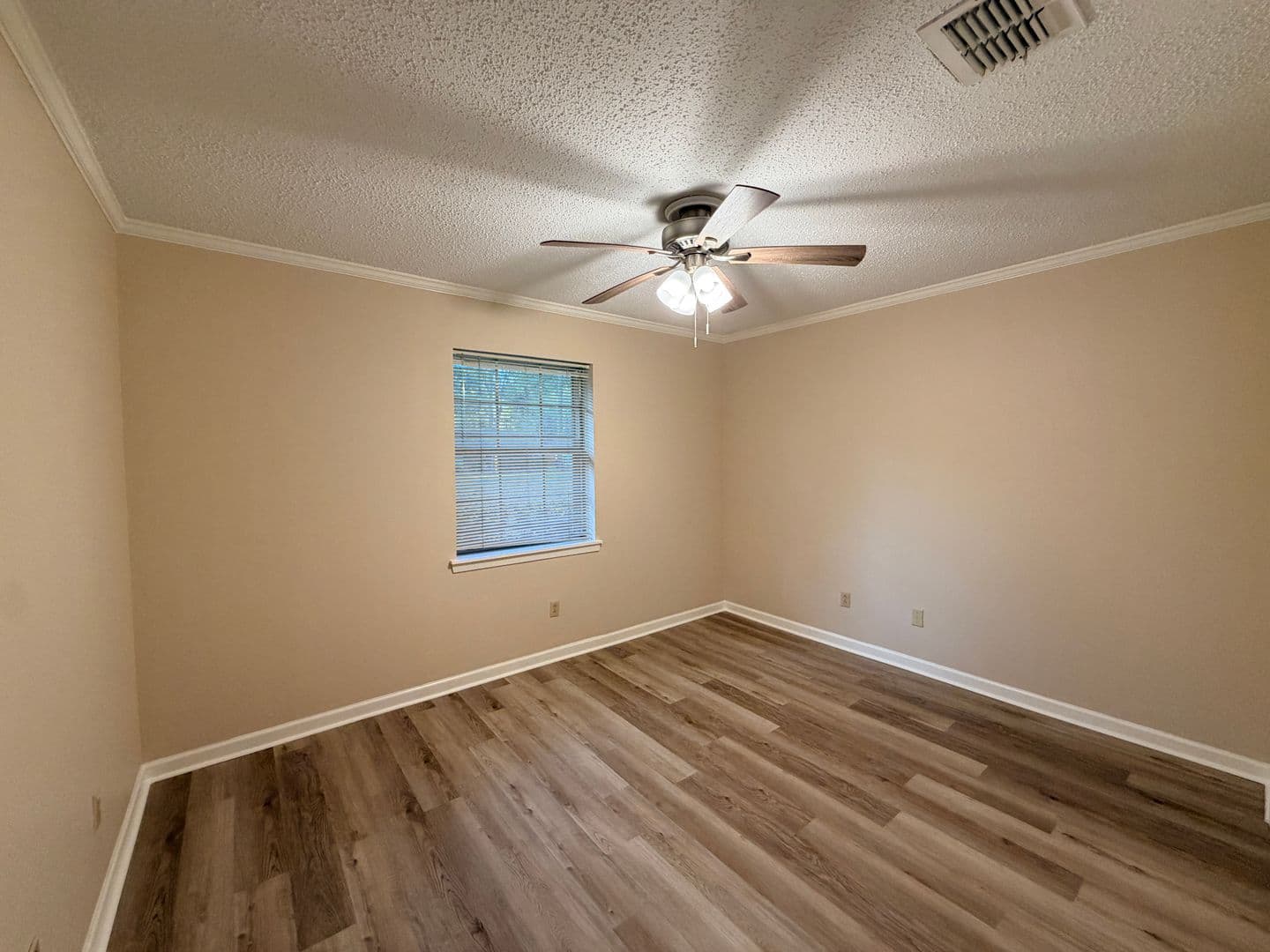 Haughton House: 9103 Dogwood Trail
