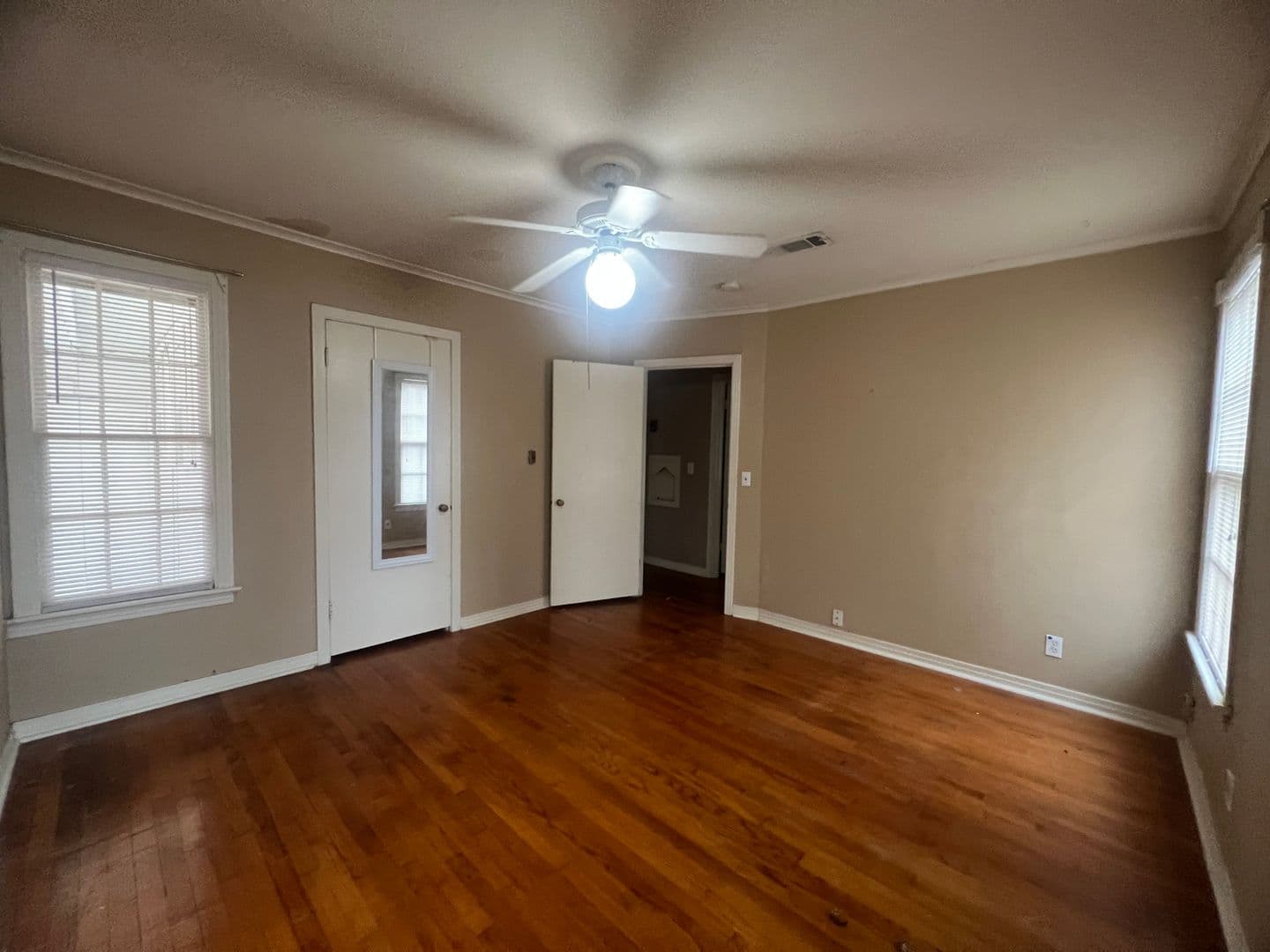 Shreveport House: 4414 Akard Avenue