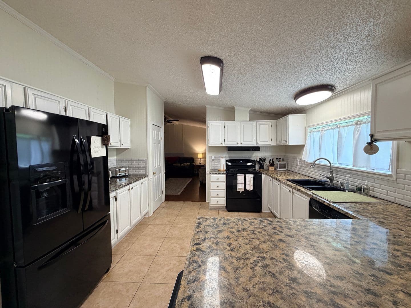 Shreveport House: 7810 West Lakeshore