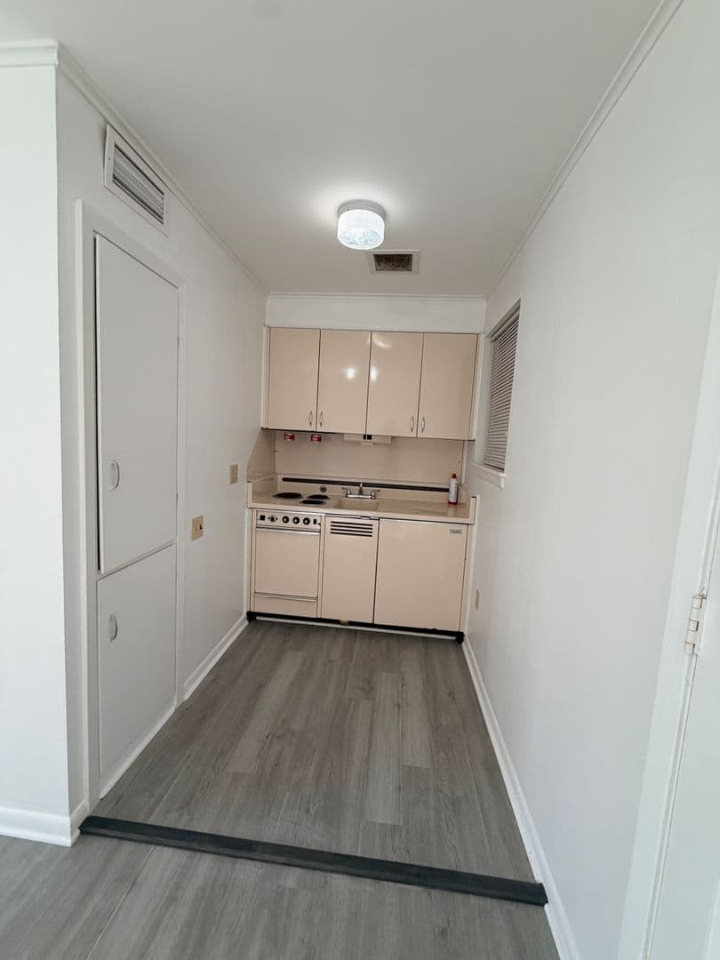 Shreveport Apartment: 3875 Line Avenue