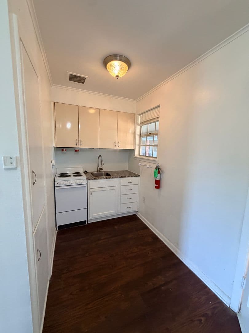 Shreveport Apartment: 3875 Line Avenue