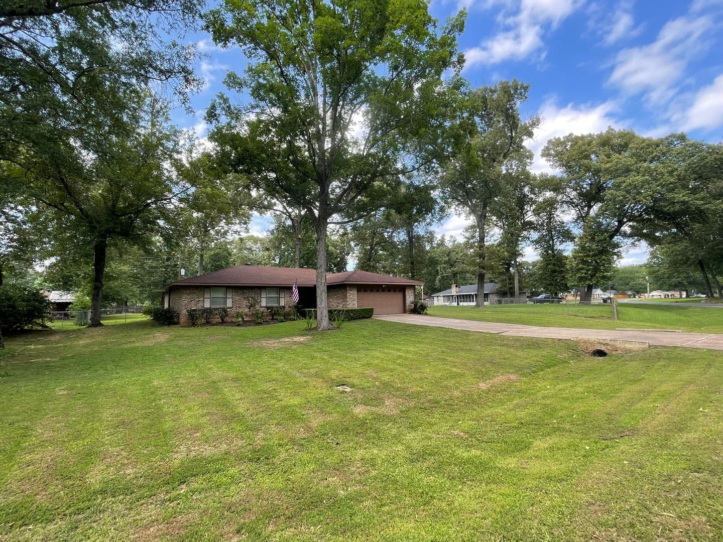 Haughton House: 9103 Dogwood Trail