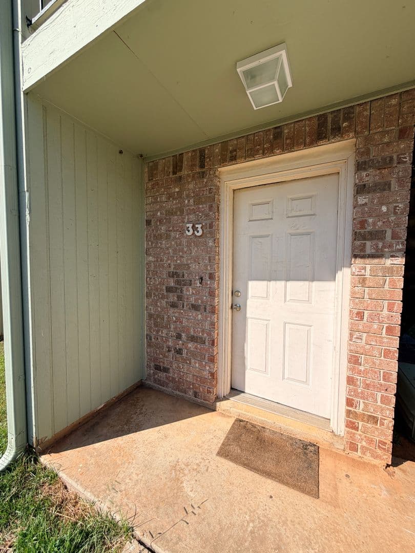 Bossier City House: 5705 East Texas Street