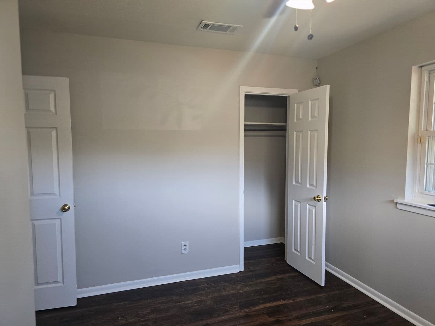 Shreveport House: 9010 Avalon Drive