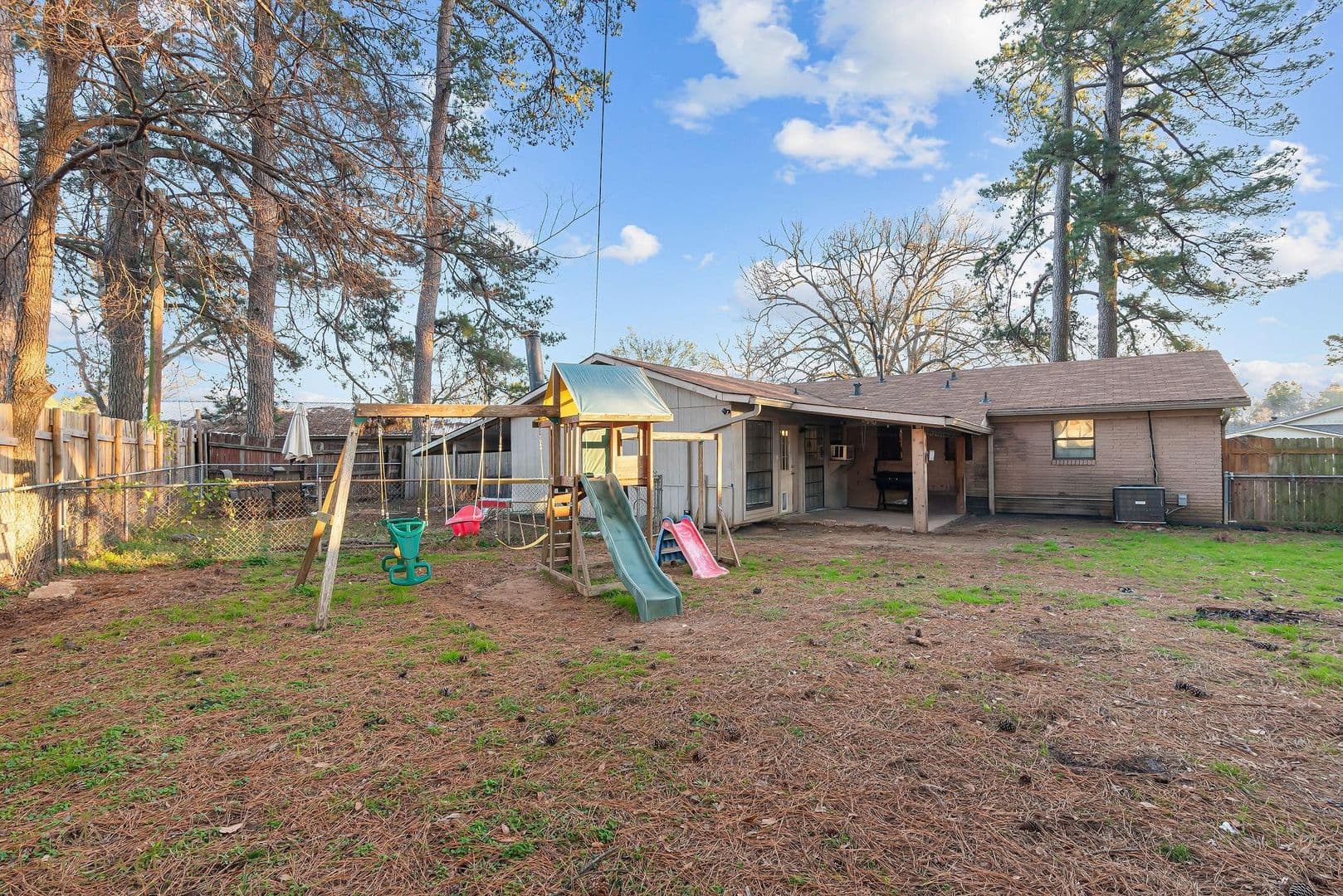 Shreveport House: 5520 Knollcrest Drive