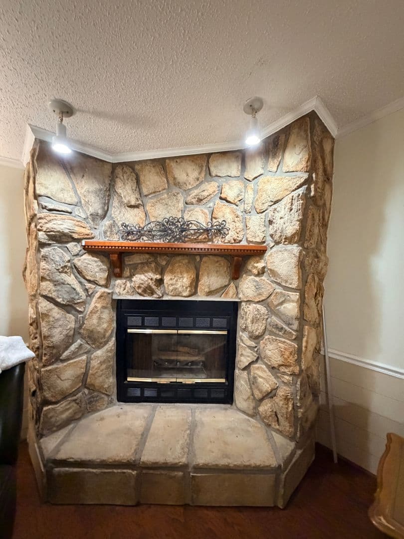 Shreveport House: 7810 West Lakeshore