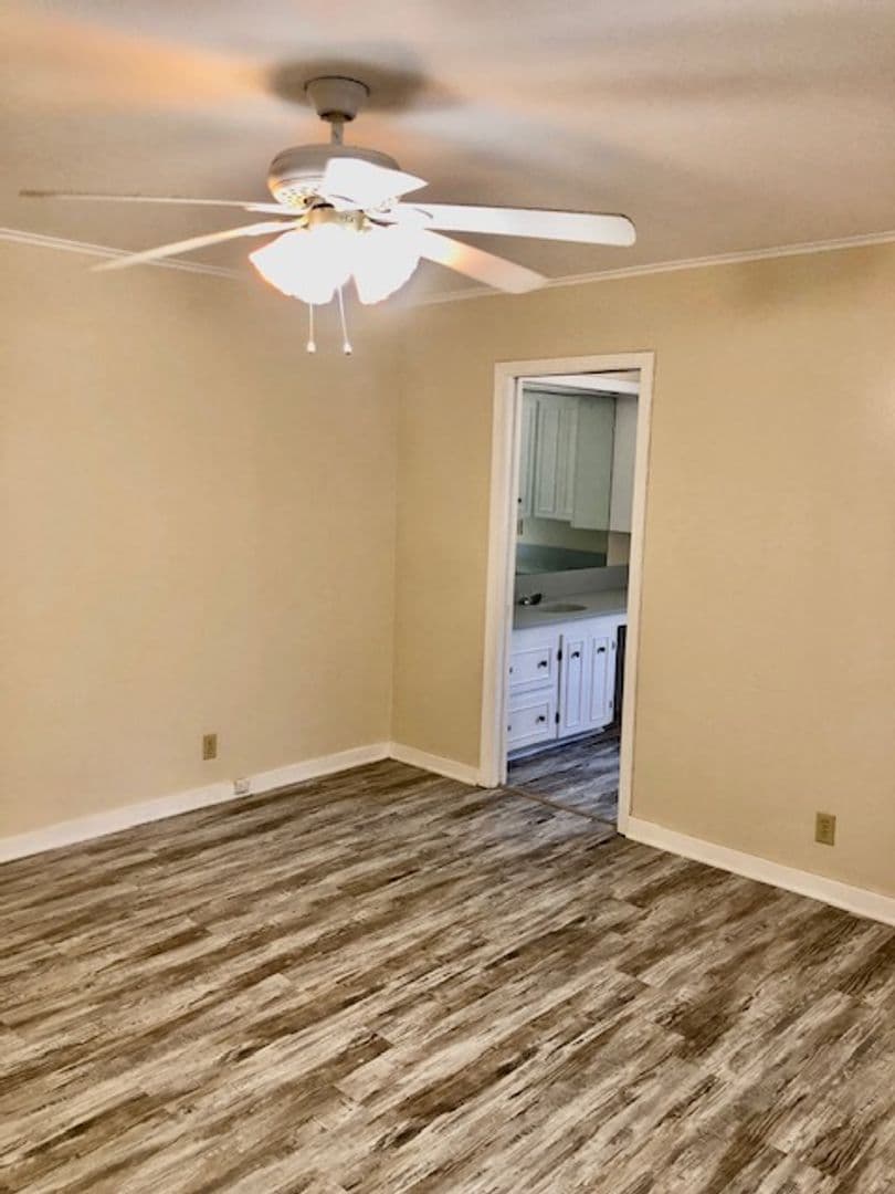Shreveport House: 141 Lynn Avenue