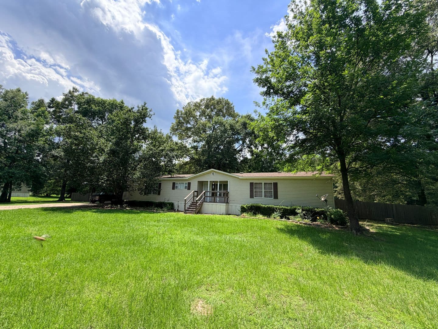 Shreveport House: 7810 West Lakeshore