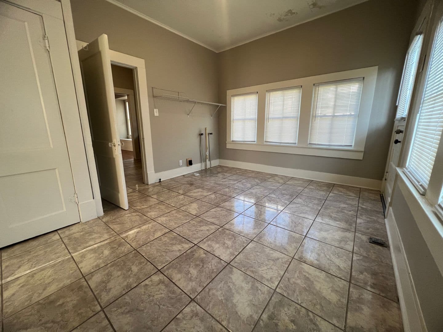 Shreveport House: 414 Atkins Avenue