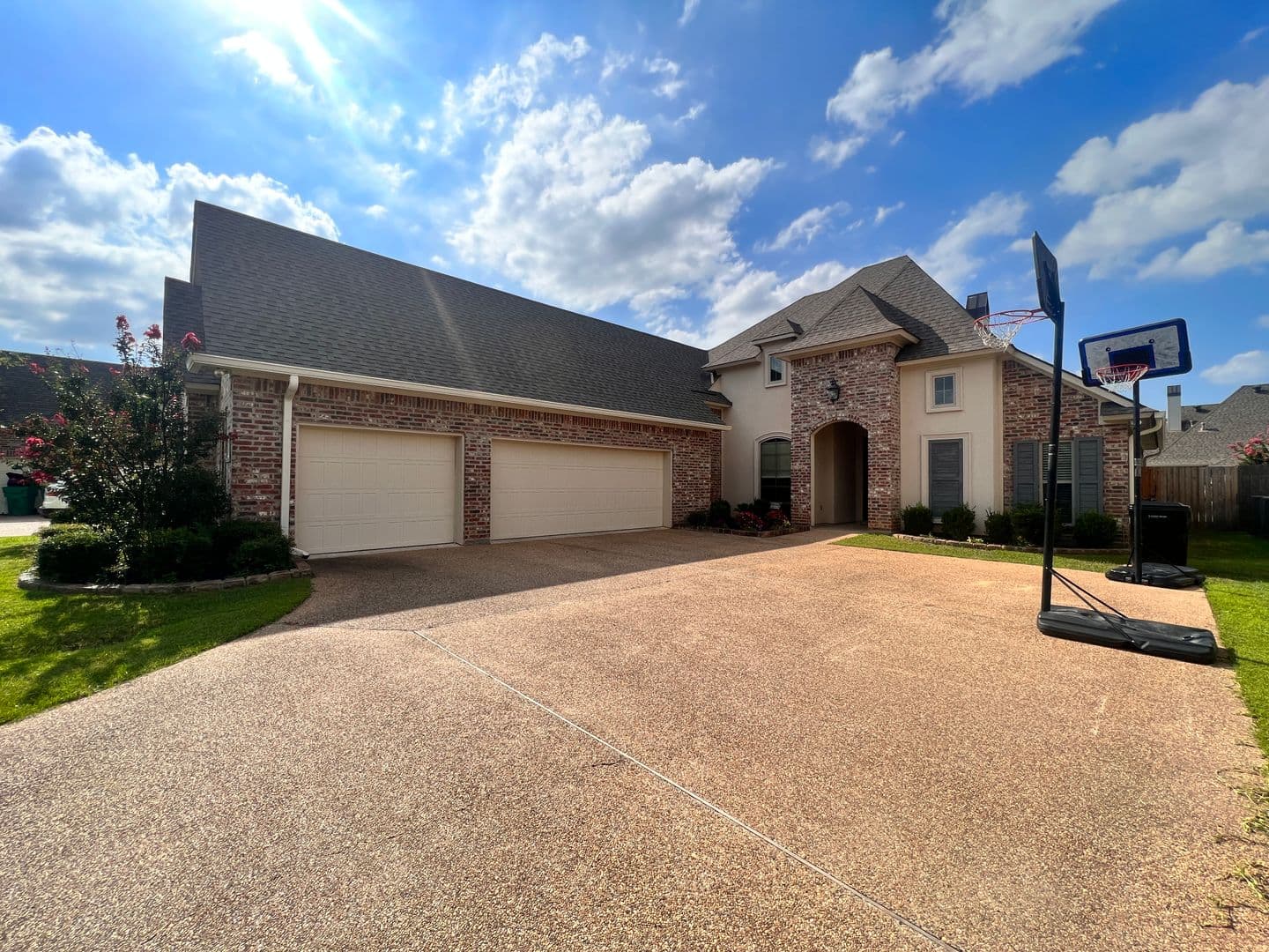 Bossier City House: 725 Dumaine Drive