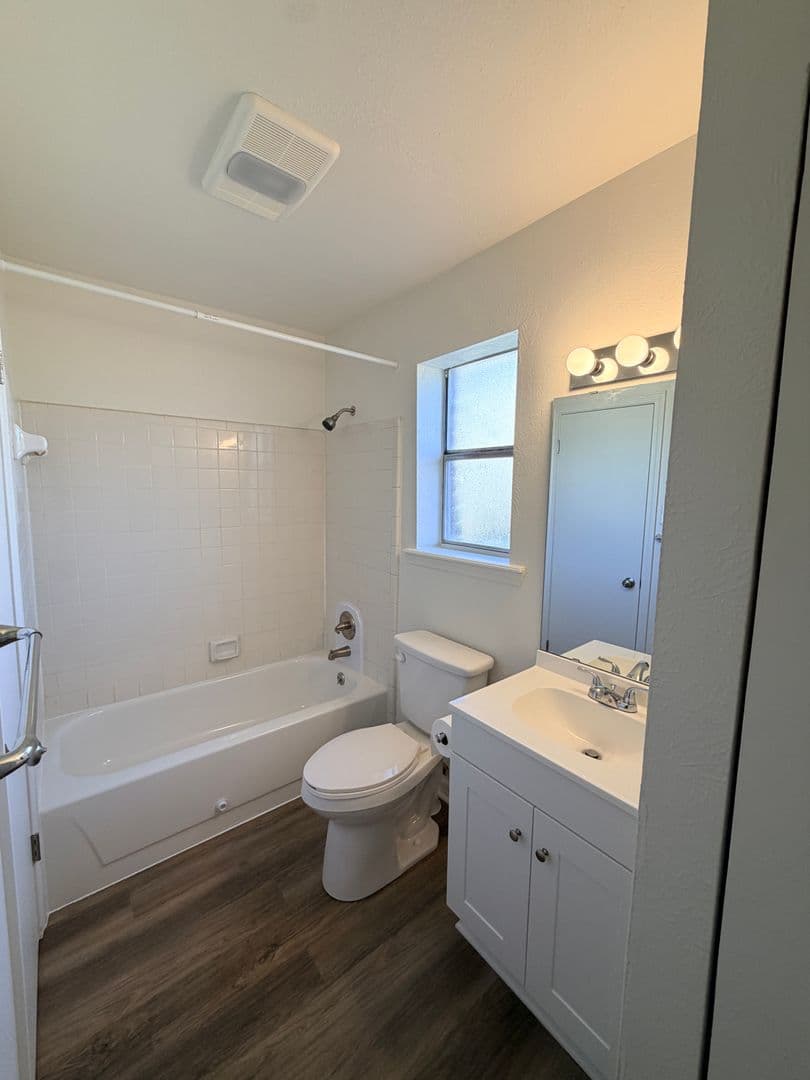 Bossier City House: 5705 East Texas Street