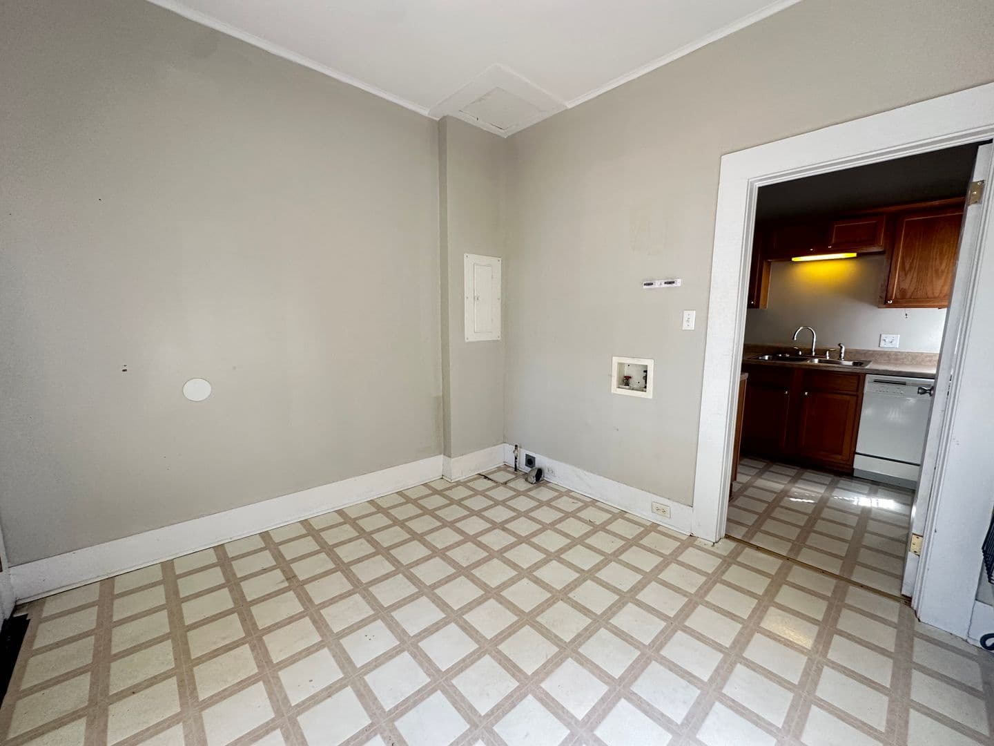 Shreveport Apartment: Elmwood Tri-Plex