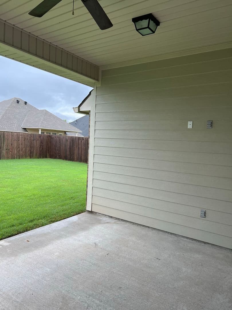 Bossier City House: 617 Labarre Ln.