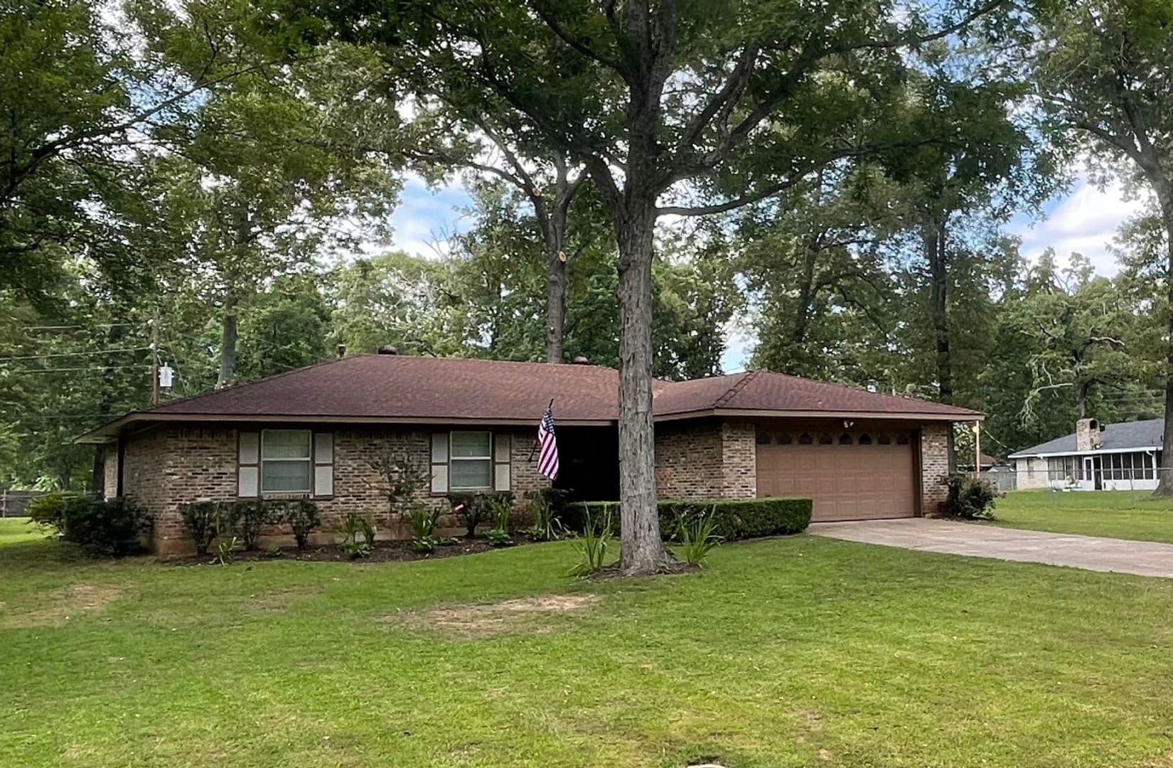 Haughton House: 9103 Dogwood Trail