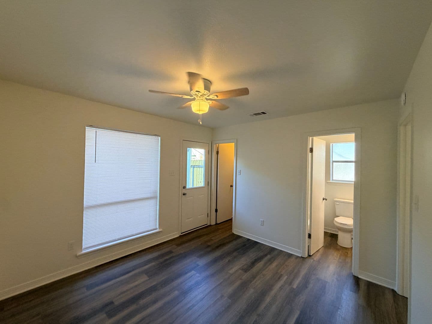 Bossier City House: 5705 East Texas Street